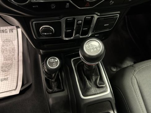 Used 2018 Jeep Wrangler Unlimited Sport S image 13