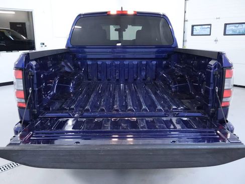 Used 2023 Nissan Frontier SV image 15