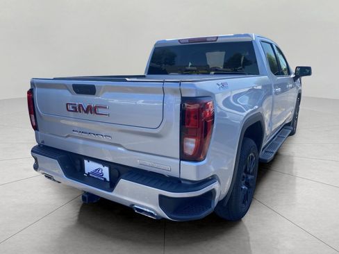 Used 2022 GMC Sierra 1500 Elevation w/ X31 Off-Road Package AWD/4WD image 9