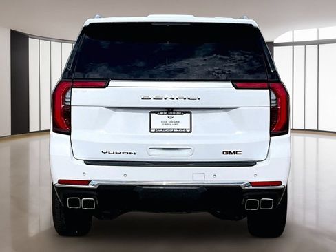 Used 2025 GMC Yukon Denali AWD/4WD image 4