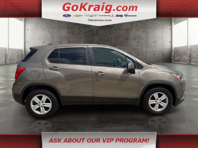 Used 2020 Chevrolet Trax LS w/ Tint and Cruise Package FWD image 4