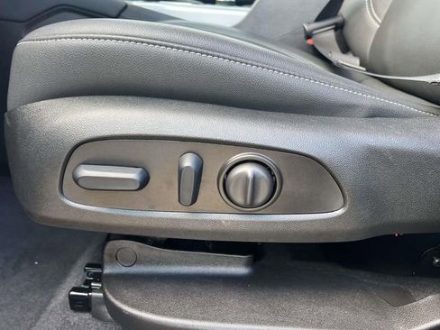 Certified 2025 Chevrolet Blazer LT image 22