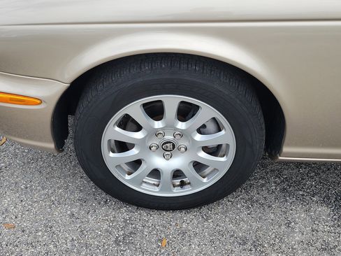 Used 2004 Jaguar XJ8 image 35