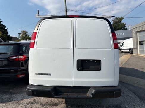 Used 2021 Chevrolet Express 2500 w/ Driver Convenience Package RWD image 8