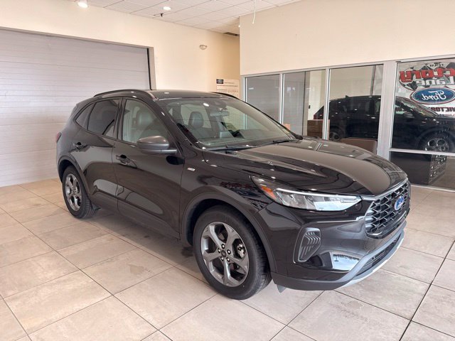 Used 2025 Ford Escape ST-Line FWD image 3