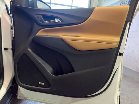 Used 2018 Chevrolet Equinox Premier image 21