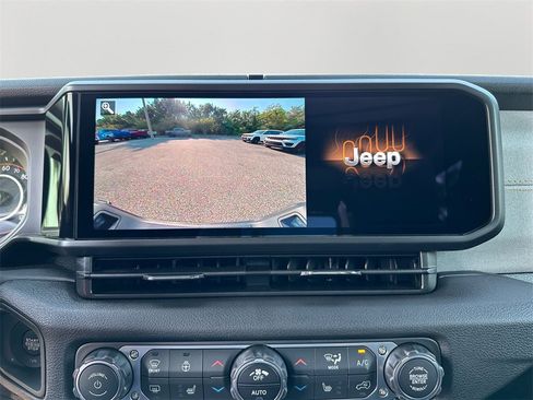 New 2025 Jeep Gladiator Sport image 26