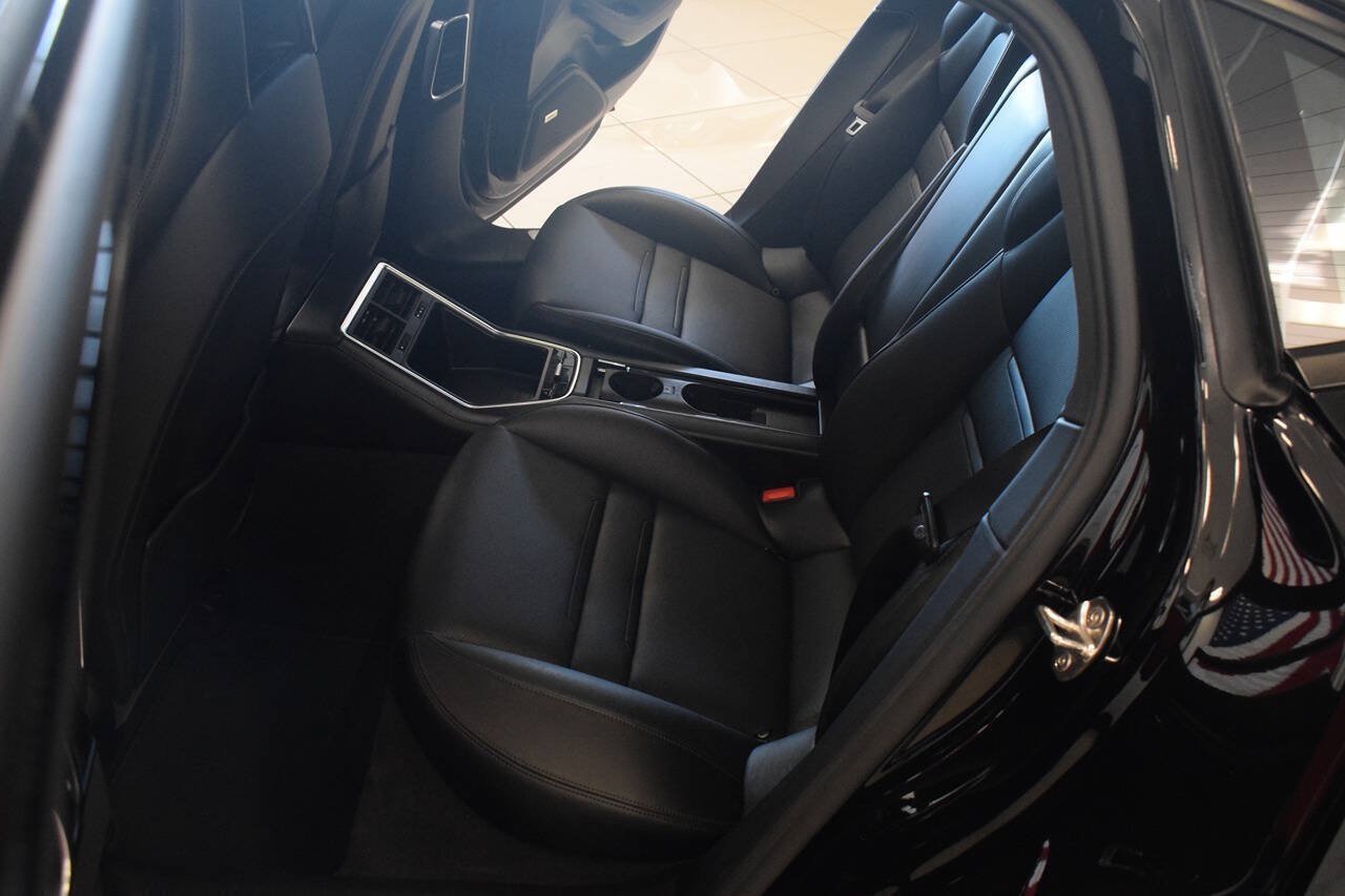 Used 2018 Porsche Panamera 4 AWD/4WD image 72