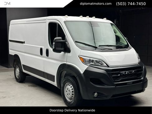 Used 2025 RAM ProMaster 2500 w/ U-Haul Equipment Group image 9