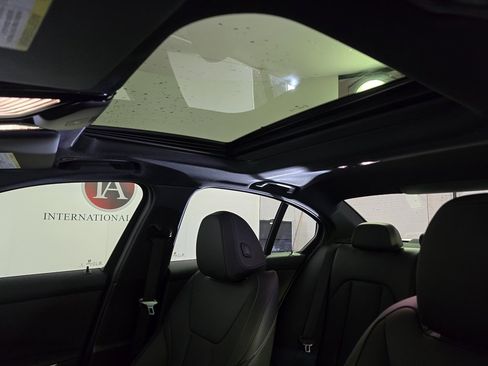 Used 2025 BMW 330i xDrive Sedan w/ M Sport Package image 11