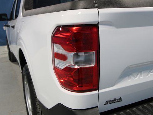 New 2025 Ford Maverick XL image 32