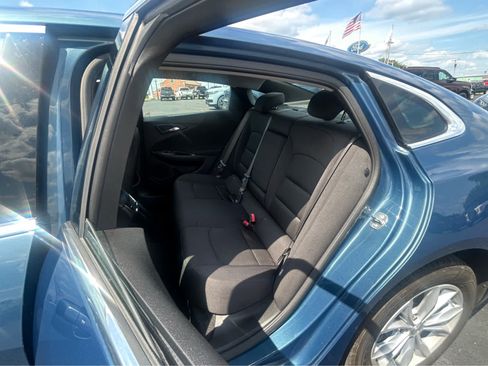 Used 2025 Chevrolet Malibu LT FWD image 8