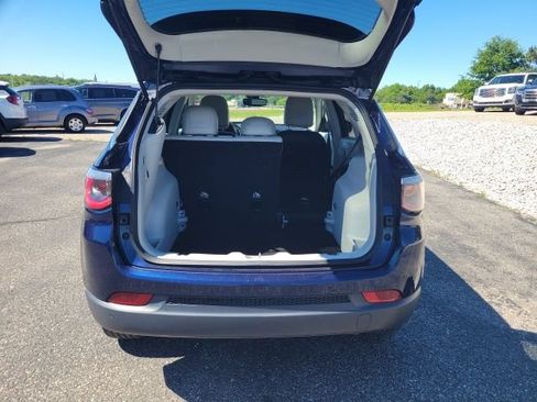 Used 2017 Jeep Compass Limited AWD/4WD image 8