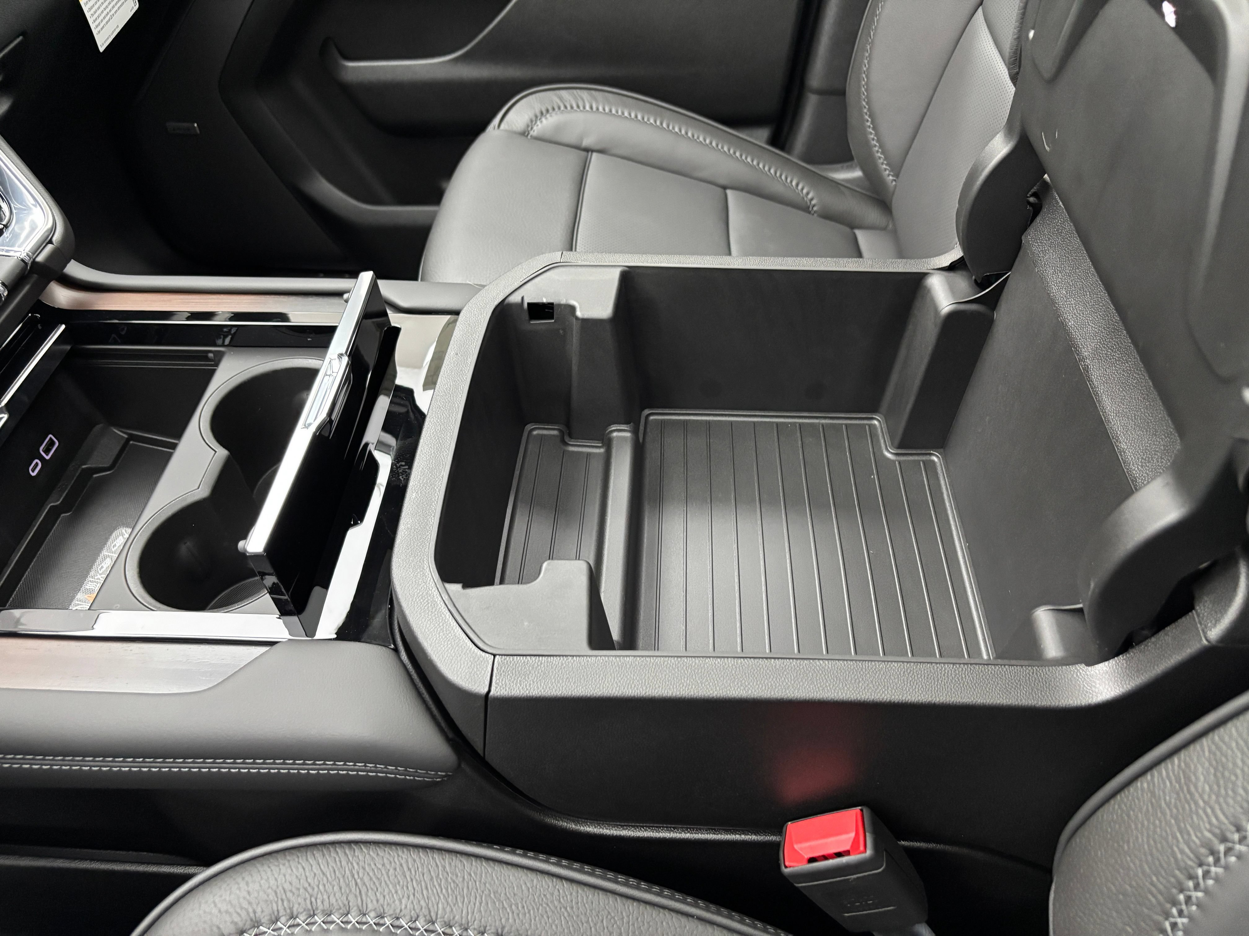 New 2026 GMC Yukon Denali w/ Denali Reserve Package AWD/4WD image 37