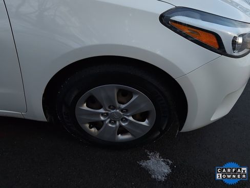 Used 2017 Kia Forte LX image 3