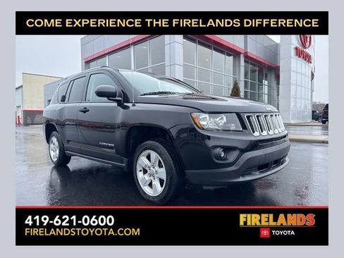 Used 2017 Jeep Compass Sport image 1