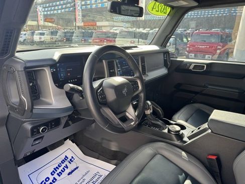 Used 2024 Ford Bronco Outer Banks image 14