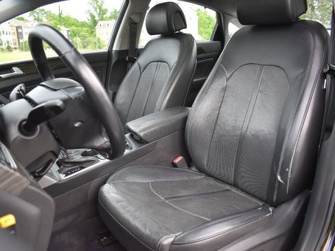 Used 2015 Hyundai Sonata Limited w/ Option Group 06 FWD image 14