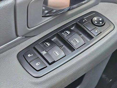 Used 2019 RAM 1500 Classic SLT image 18