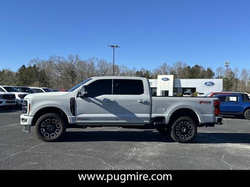 Used 2025 Ford F250 Platinum image 4