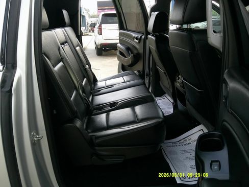 Used 2017 GMC Yukon XL SLT image 17