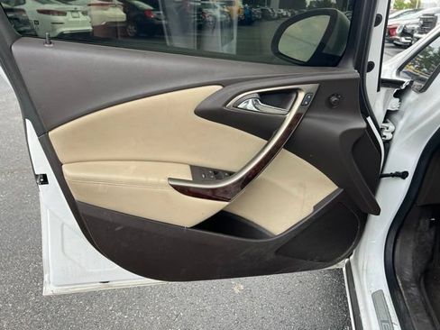 Used 2013 Buick Verano FWD image 24