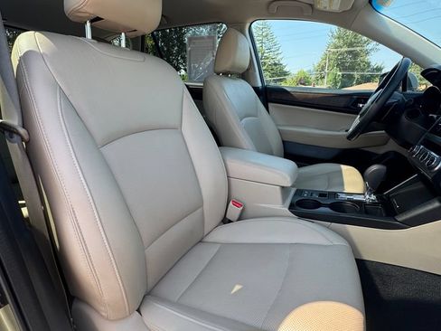 Used 2016 Subaru Outback 2.5i Limited AWD/4WD image 24