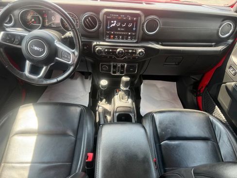 Used 2020 Jeep Wrangler Unlimited Sahara w/ Dual Top Group AWD/4WD image 45