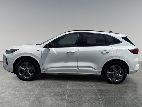 Used 2023 Ford Escape ST-Line w/ Tech Pack #1 AWD/4WD image 3