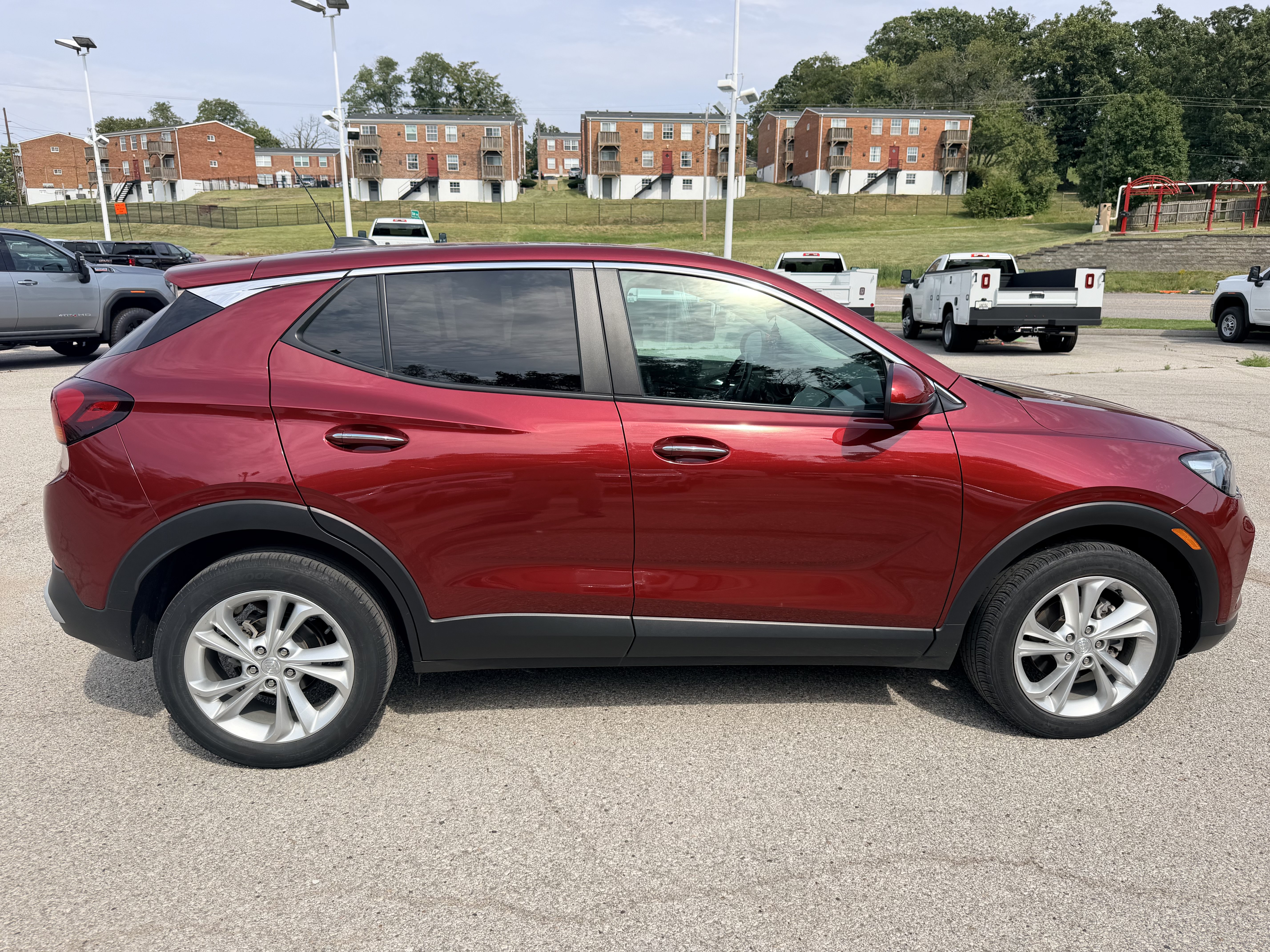 Used 2022 Buick Encore GX Preferred w/ Cold Weather Comfort Package FWD image 8