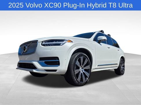 Used 2025 Volvo XC90 T8 Ultra w/ Protection Package image 10