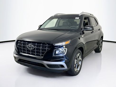Used 2023 Hyundai Venue SEL image 1