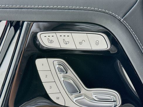 Used 2023 Mercedes-Benz G 550 image 21