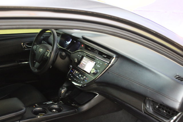 Used 2016 Toyota Avalon Limited FWD image 12