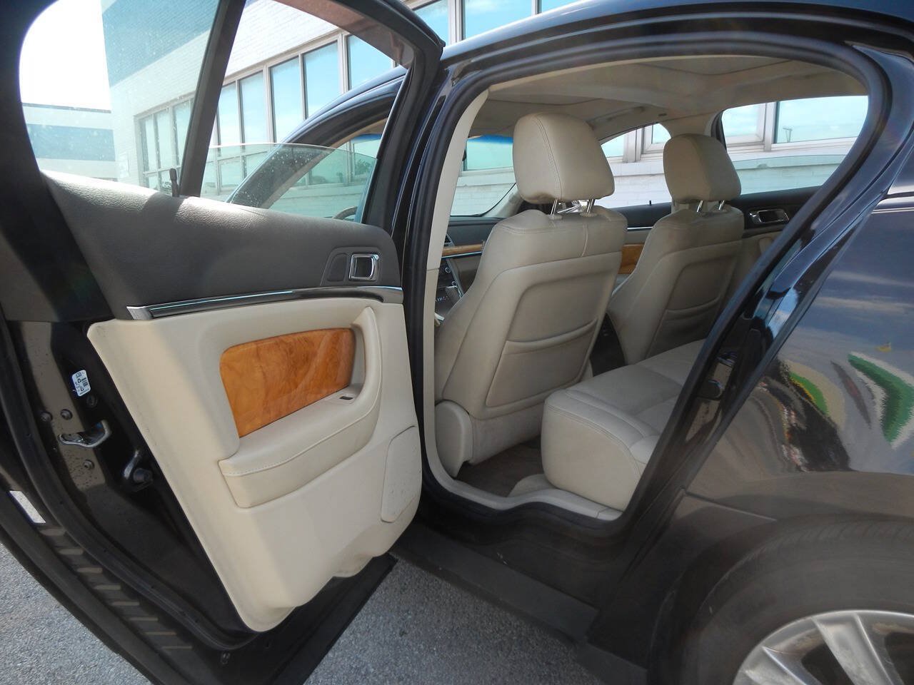 Used 2011 Lincoln MKS AWD w/ 102A Rapid Spec Order Code image 30