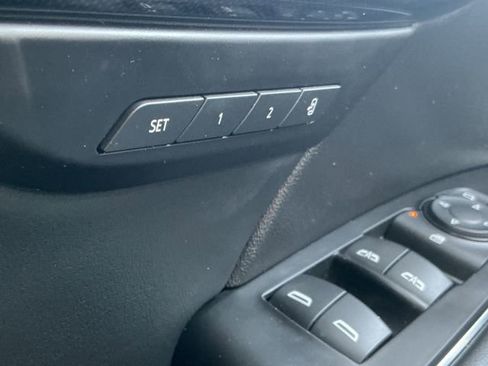 Used 2023 Buick Envision Essence AWD/4WD image 46