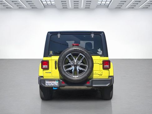 Used 2024 Jeep Wrangler Unlimited w/ Convenience Group AWD/4WD image 5