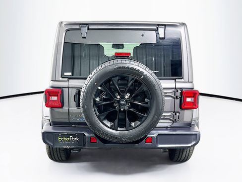 Used 2025 Jeep Wrangler Sahara image 7