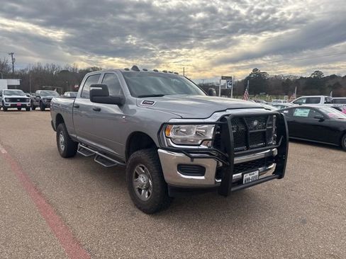 Used 2024 RAM 2500 Tradesman w/ Chrome Appearance Group image 24