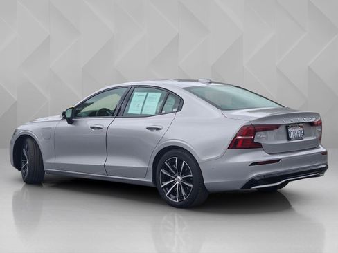 Certified 2025 Volvo S60 T8 Plus AWD/4WD image 4
