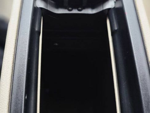Used 2020 Mercedes-Benz GLB 250 w/ Premium Package image 22