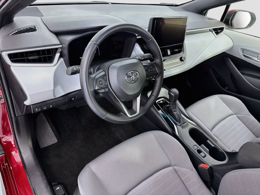 Used 2026 Toyota Corolla SE w/ Carpet Mat Package (TMS) FWD image 9