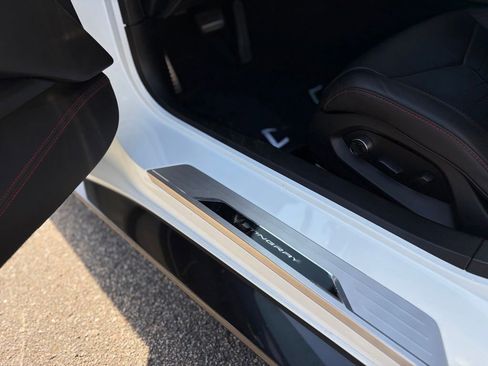 Used 2021 Chevrolet Corvette Stingray Premium Cpe w/ Z51 Performance Package image 11