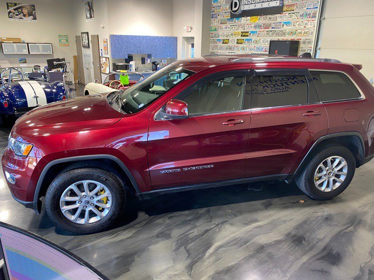Used 2021 Jeep Grand Cherokee Laredo AWD/4WD image 6