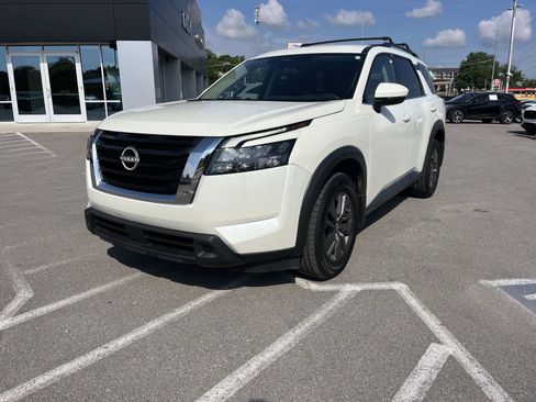 Used 2023 Nissan Pathfinder SV FWD image 7