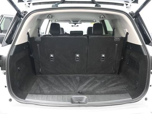 Used 2025 Nissan Pathfinder SL AWD/4WD image 28