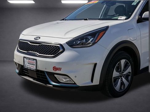 Used 2018 Kia Niro EX Premium FWD image 10