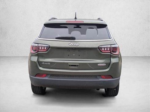 Used 2020 Jeep Compass Latitude w/ Cold Weather Group AWD/4WD image 6