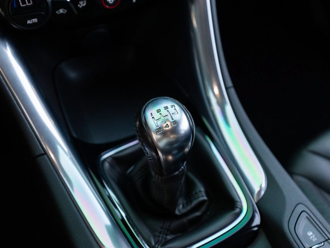 Used 2016 Chevrolet SS RWD image 34