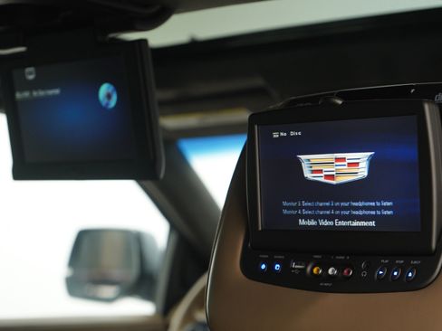 Used 2019 Cadillac Escalade Platinum AWD/4WD image 16